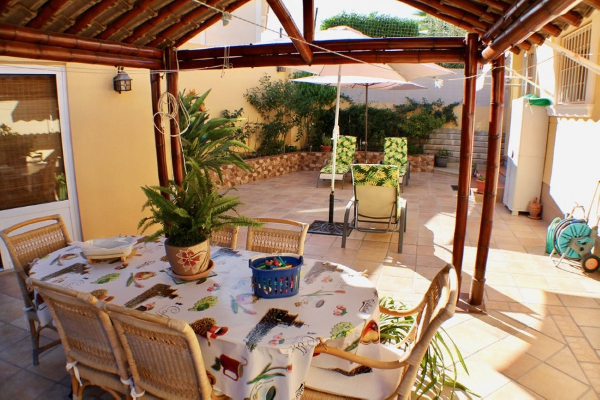 ShowFeedImage House – Detached Villa in La Nucia