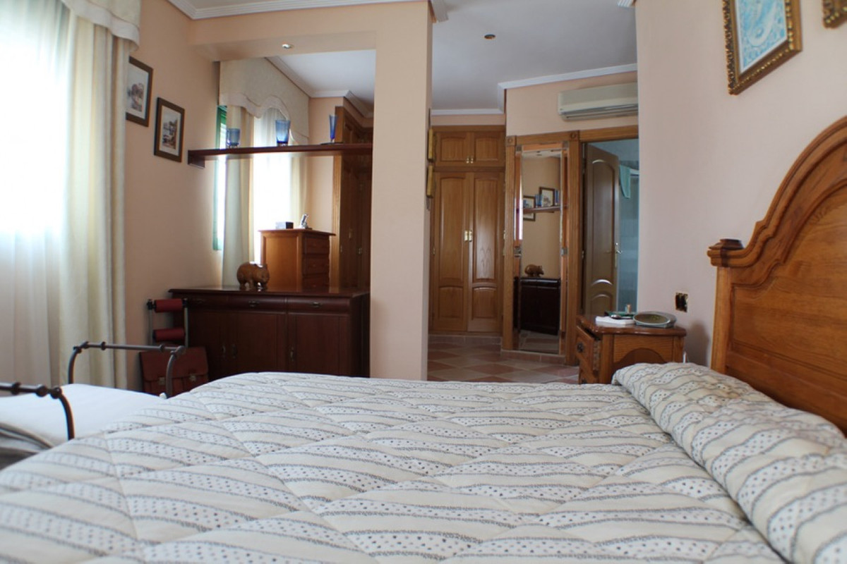 House – Detached Villa in Benidorm