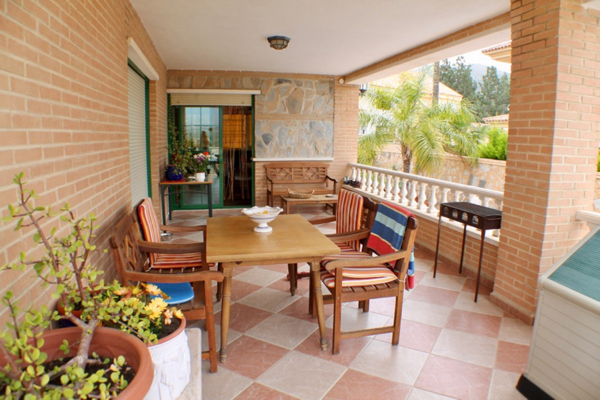 House – Detached Villa in Benidorm
