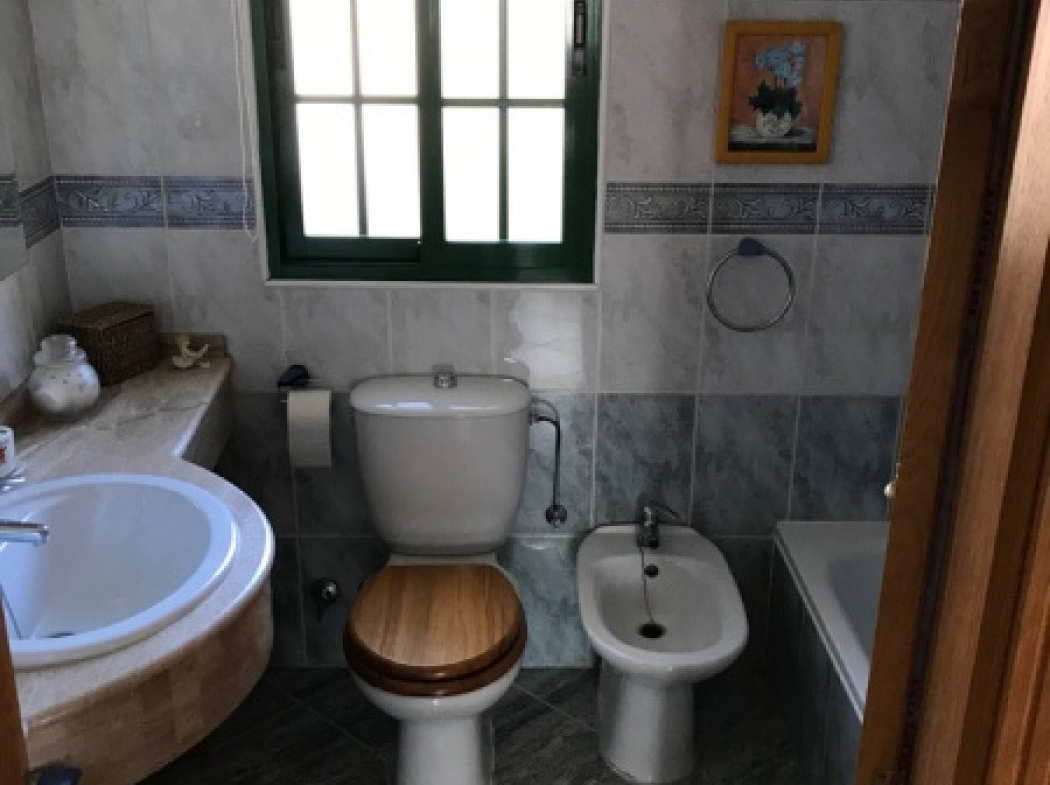 1050