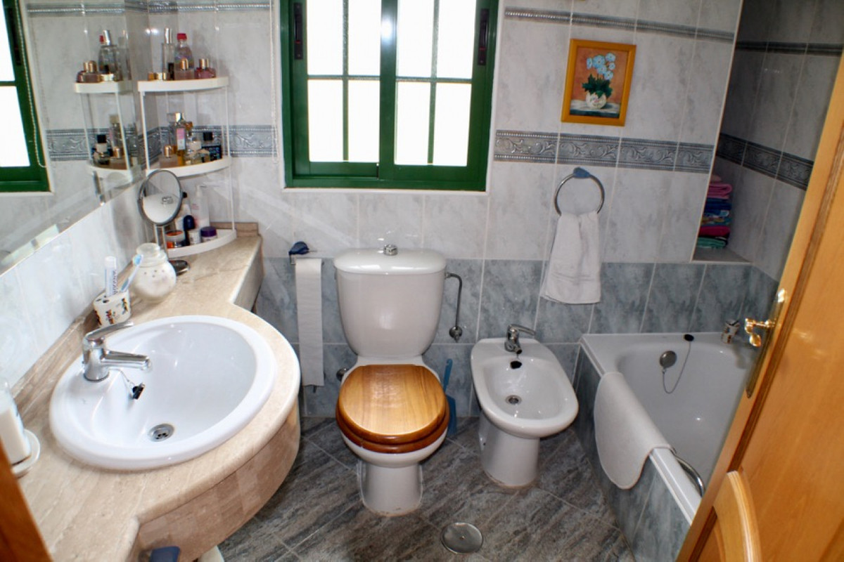House – Detached Villa in Benidorm