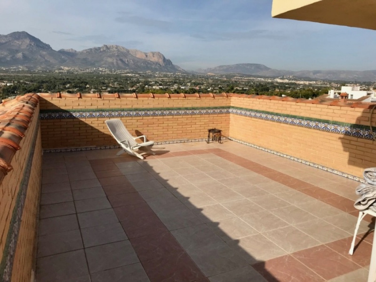 House – Detached Villa in Benidorm