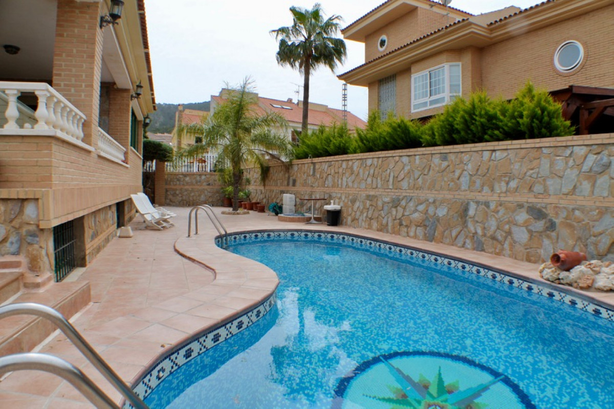 House – Detached Villa in Benidorm