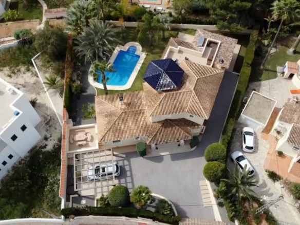 House – Detached Villa in Alicante