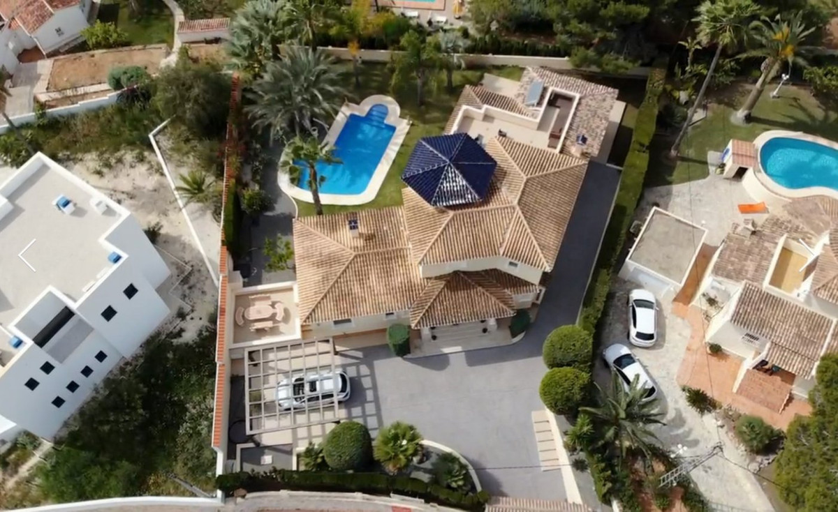 ShowFeedImage House – Detached Villa in Alicante