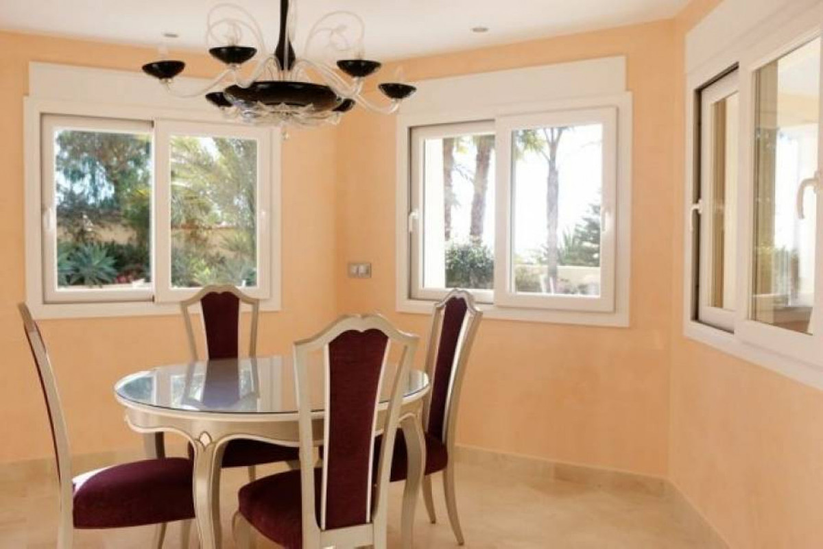 ShowFeedImage House – Detached Villa in Alicante