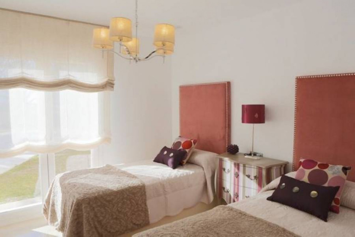 ShowFeedImage House – Detached Villa in Alicante