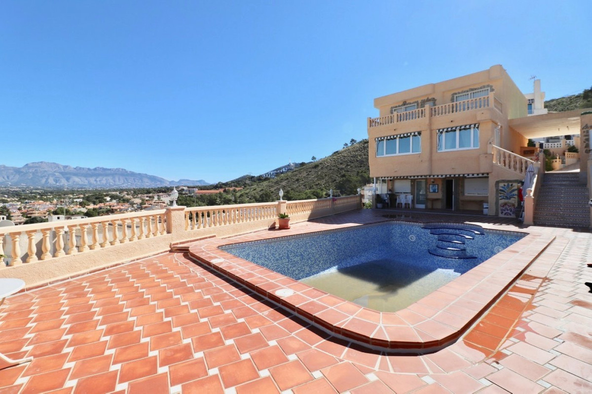 ShowFeedImage House – Detached Villa in Benidorm
