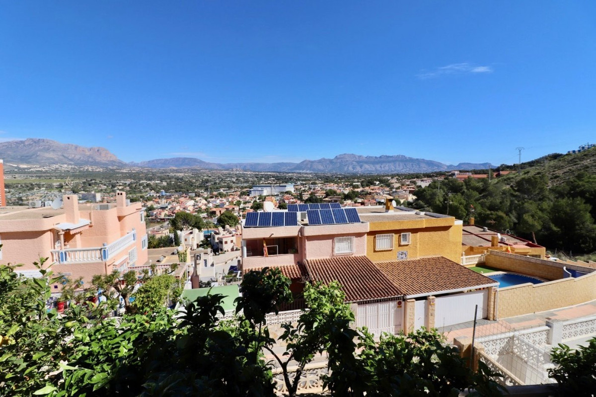 ShowFeedImage House – Detached Villa in Benidorm