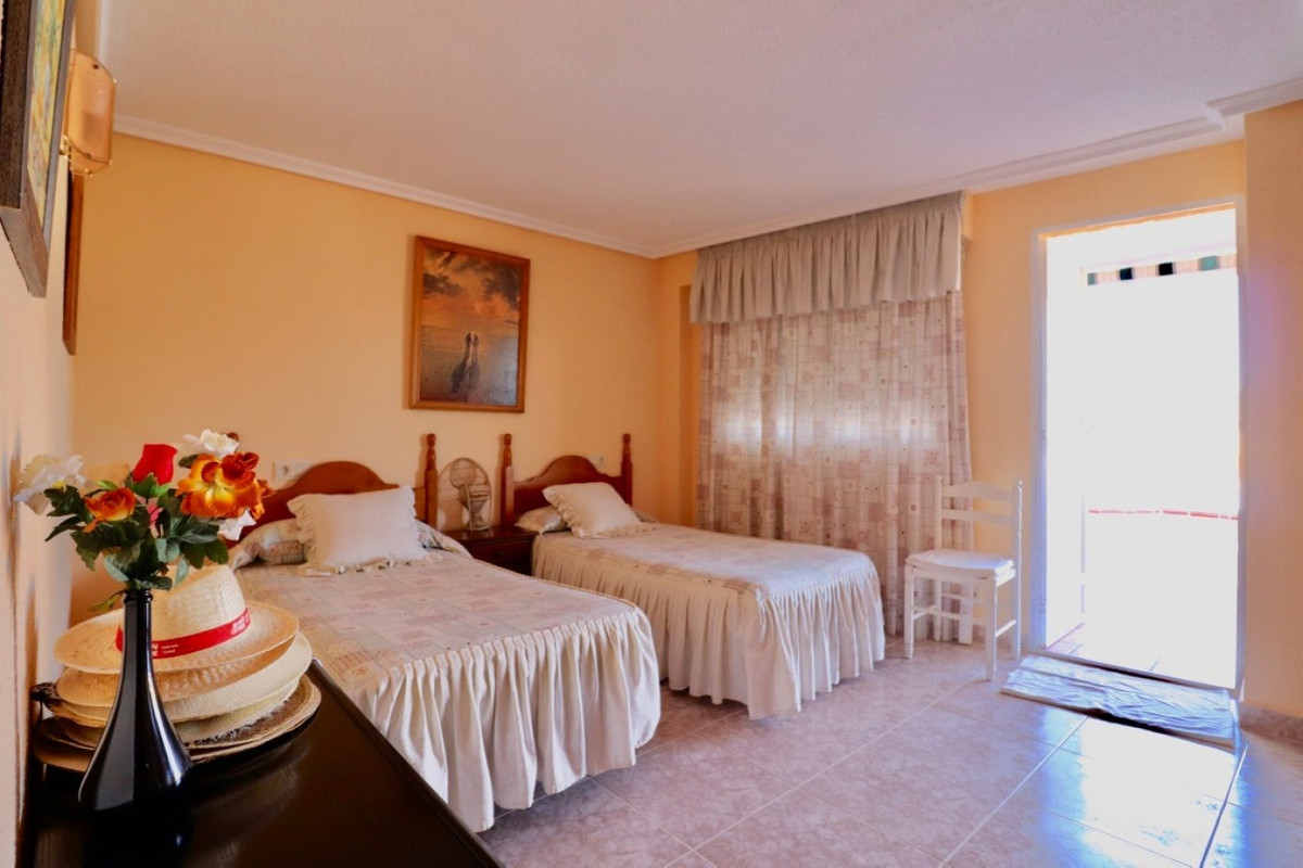 ShowFeedImage House – Detached Villa in Benidorm