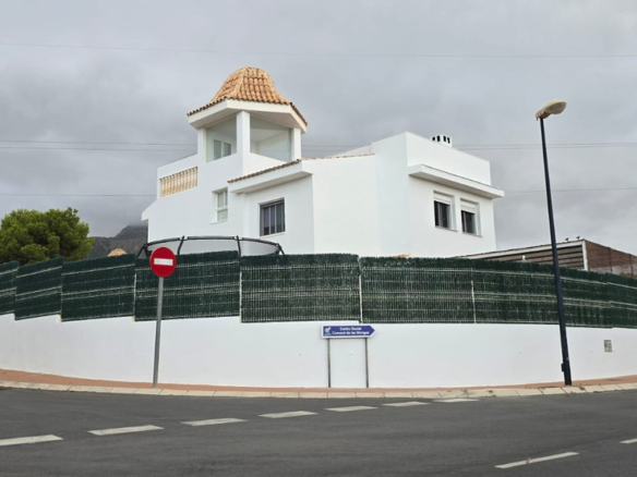 House – Detached Villa in La Nucia