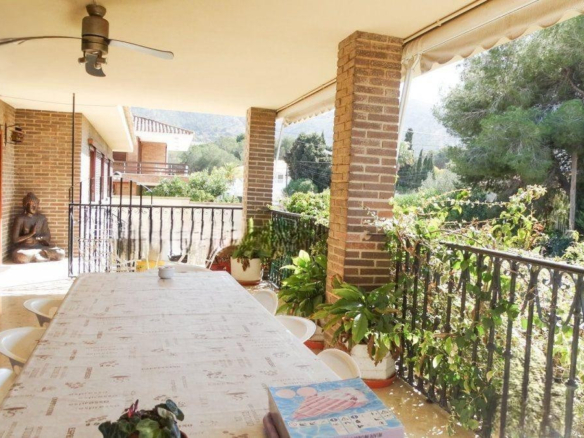 House – Detached Villa in Benidorm