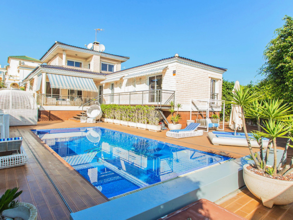 House – Detached Villa in Torrevieja