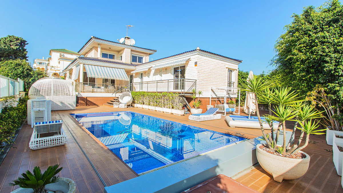 House – Detached Villa in Torrevieja