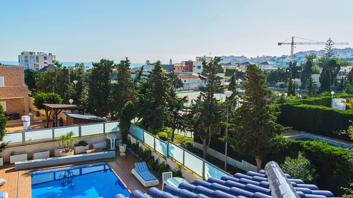 House – Detached Villa in Torrevieja