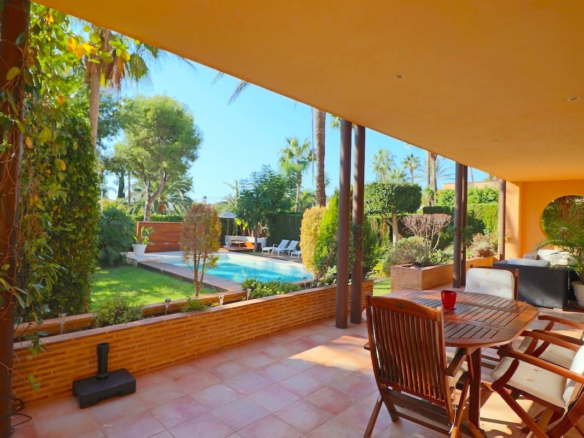 House – Detached Villa in Benidorm