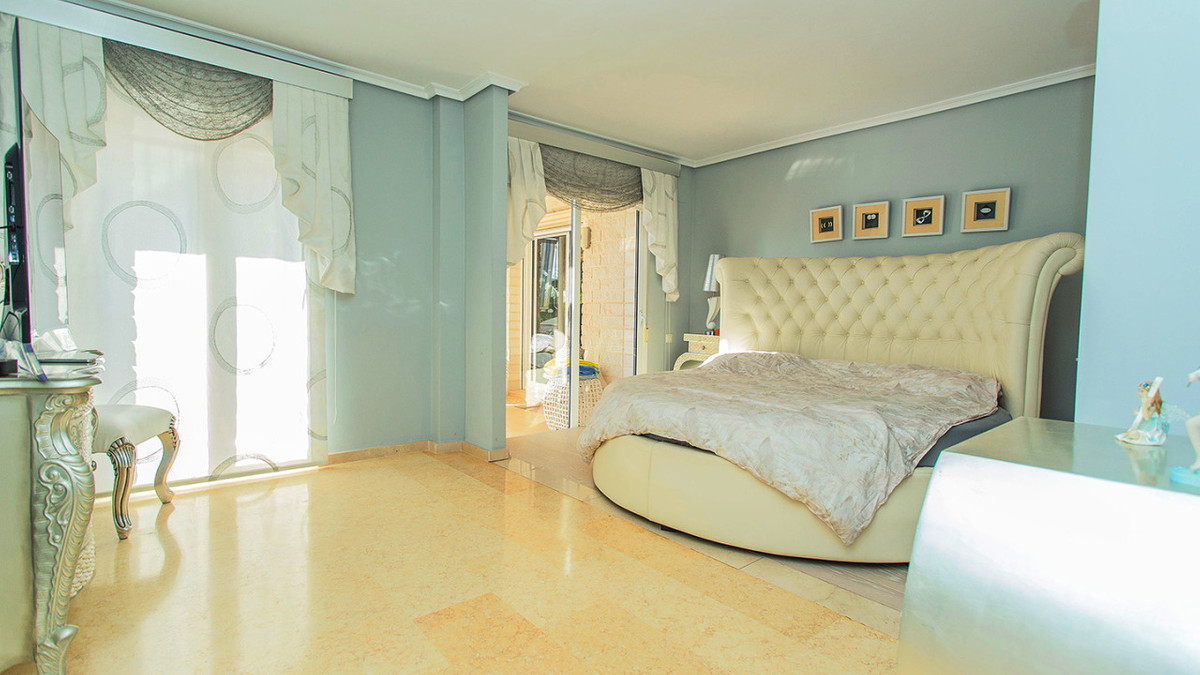 House – Detached Villa in Torrevieja