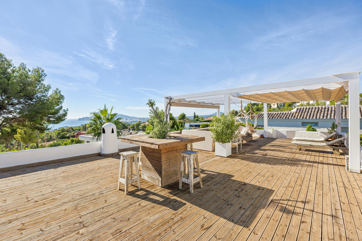ShowFeedImage House – Detached Villa in Altea
