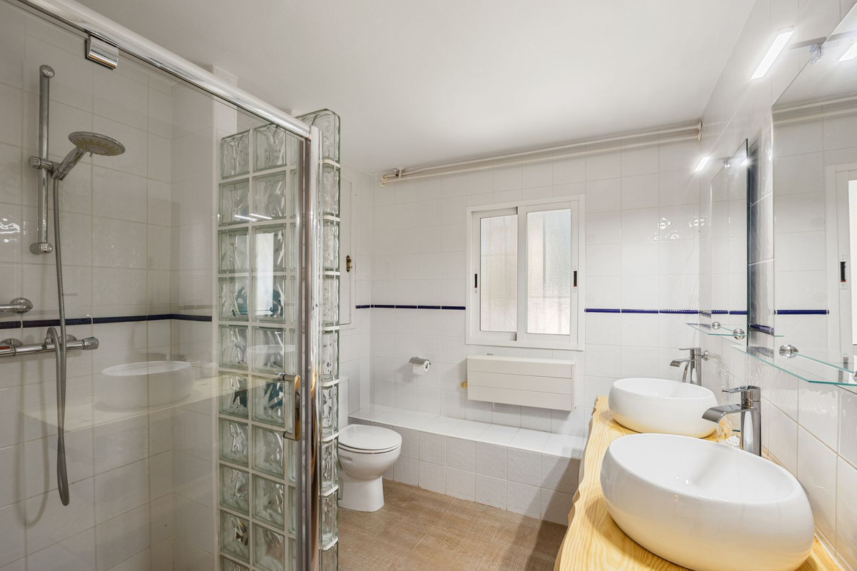 ShowFeedImage House – Detached Villa in Altea