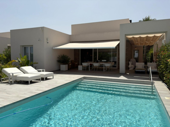 House – Detached Villa in Algorfa