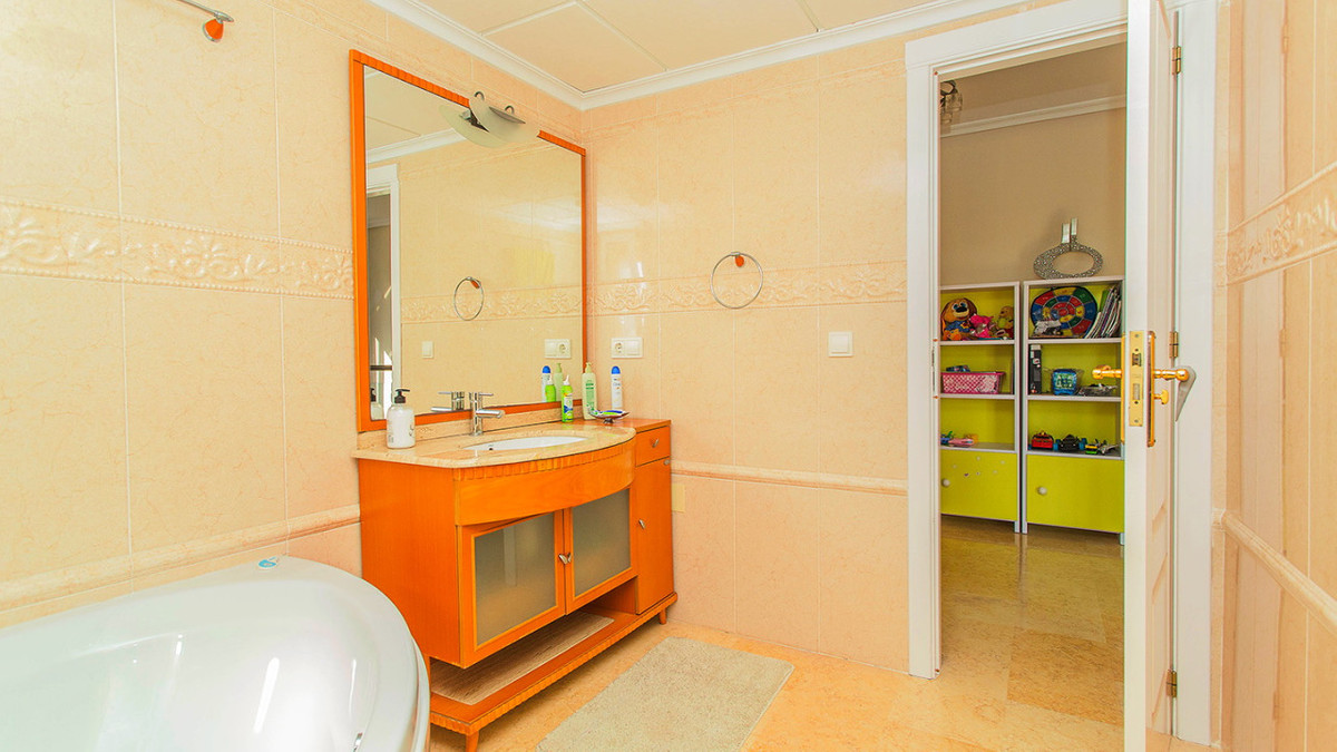 House – Detached Villa in Torrevieja