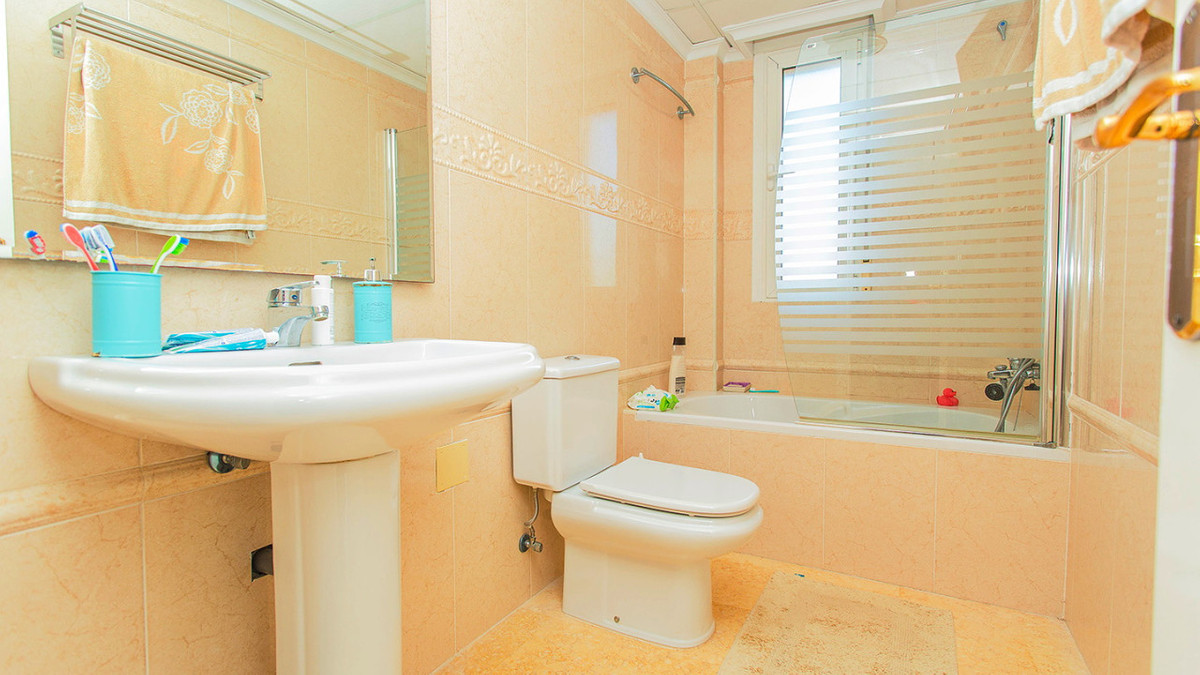 House – Detached Villa in Torrevieja
