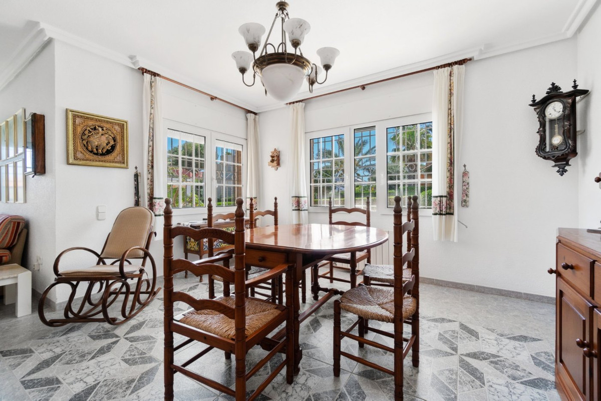 ShowFeedImage House – Detached Villa in Torrevieja