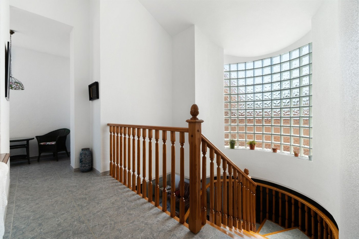 ShowFeedImage House – Detached Villa in Torrevieja
