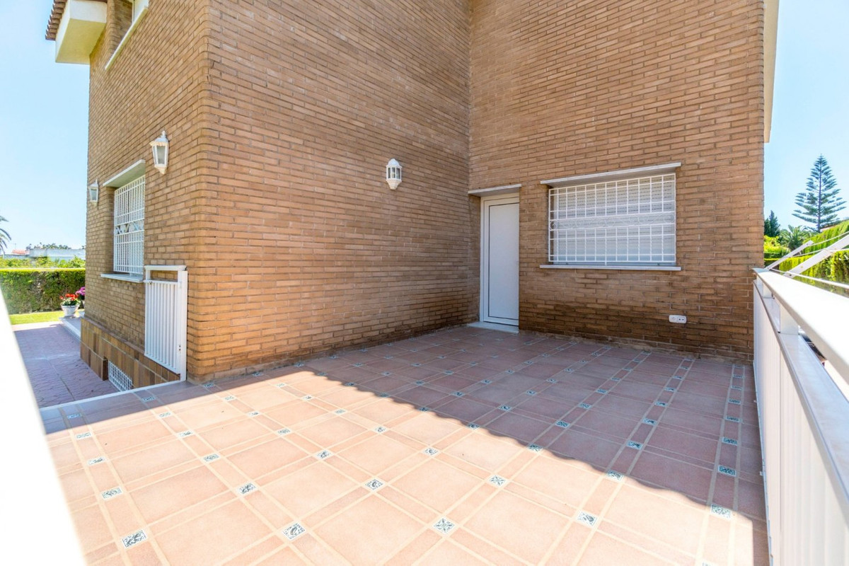 ShowFeedImage House – Detached Villa in Torrevieja