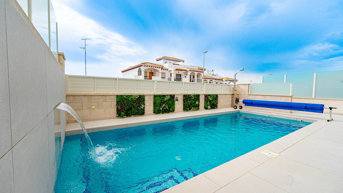 ShowFeedImage House – Detached Villa in Orihuela