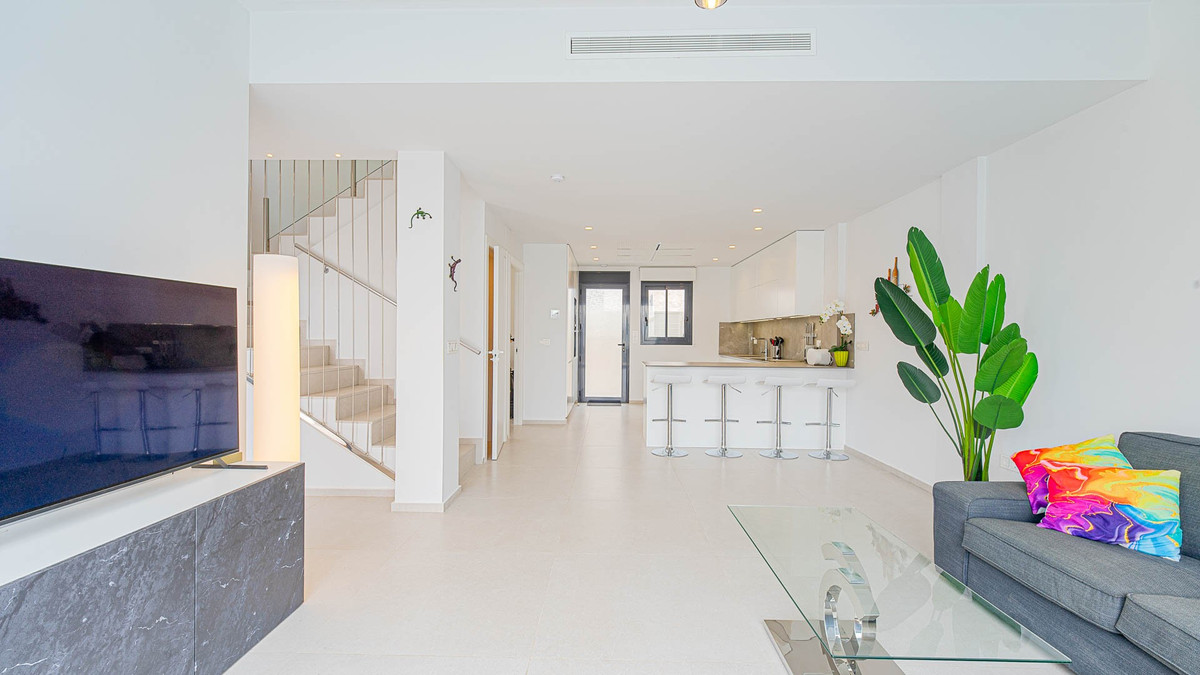 ShowFeedImage House – Detached Villa in Orihuela