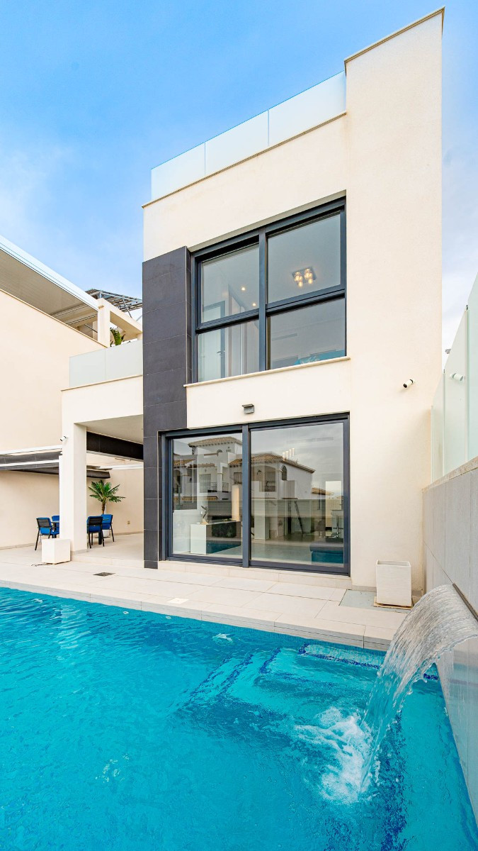 ShowFeedImage House – Detached Villa in Orihuela