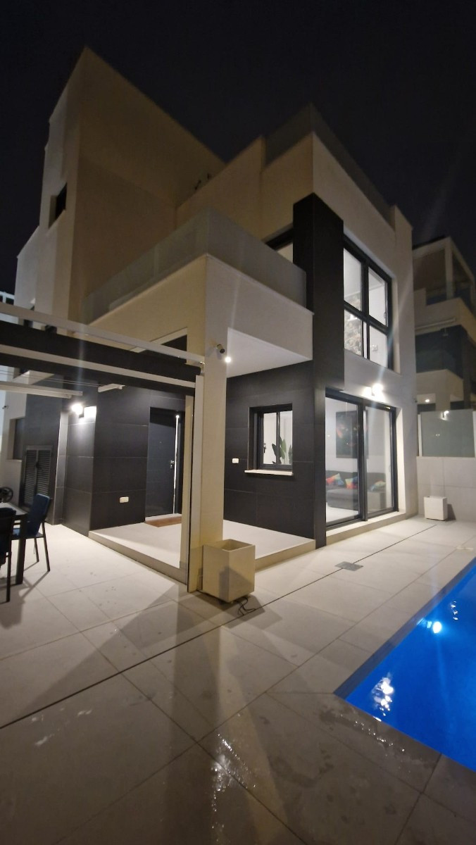 ShowFeedImage House – Detached Villa in Orihuela