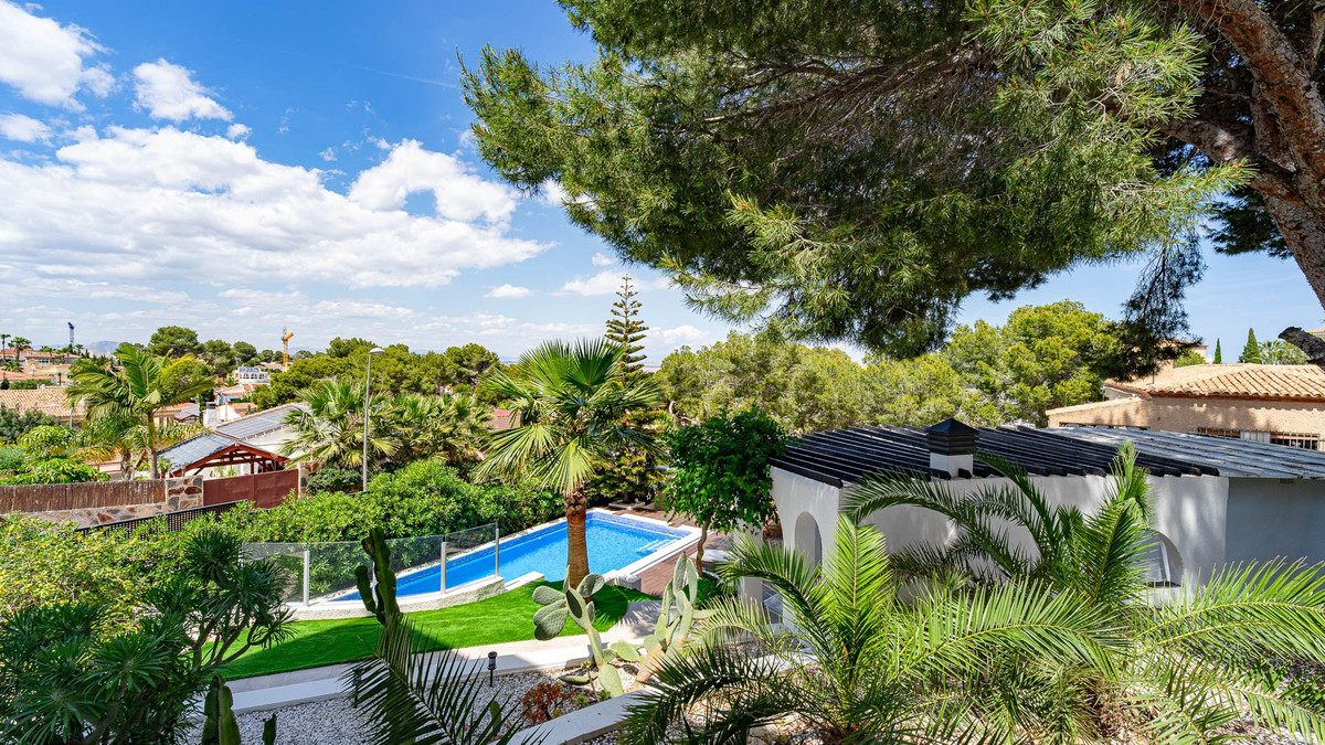 ShowFeedImage House – Detached Villa in Orihuela