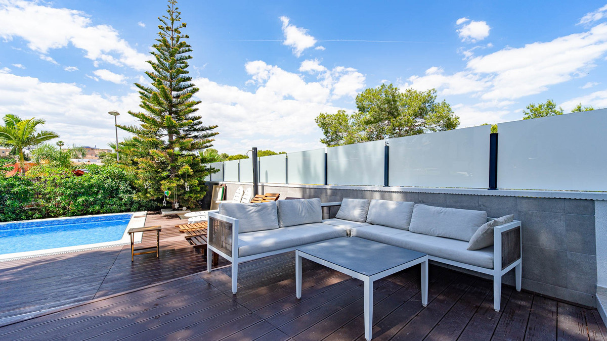 ShowFeedImage House – Detached Villa in Orihuela