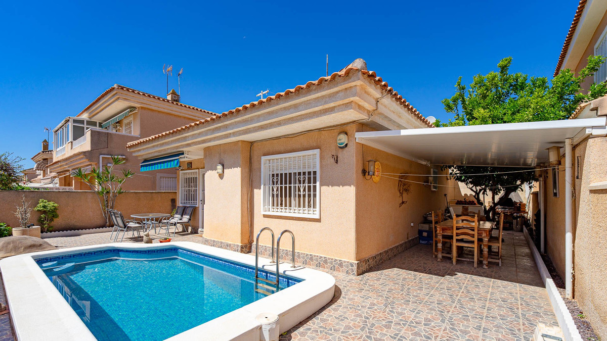 ShowFeedImage House – Detached Villa in Orihuela