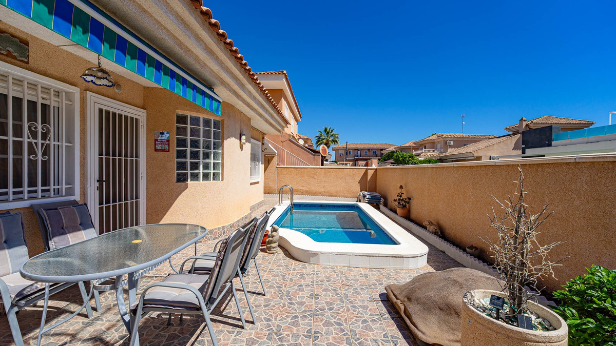 ShowFeedImage House – Detached Villa in Orihuela