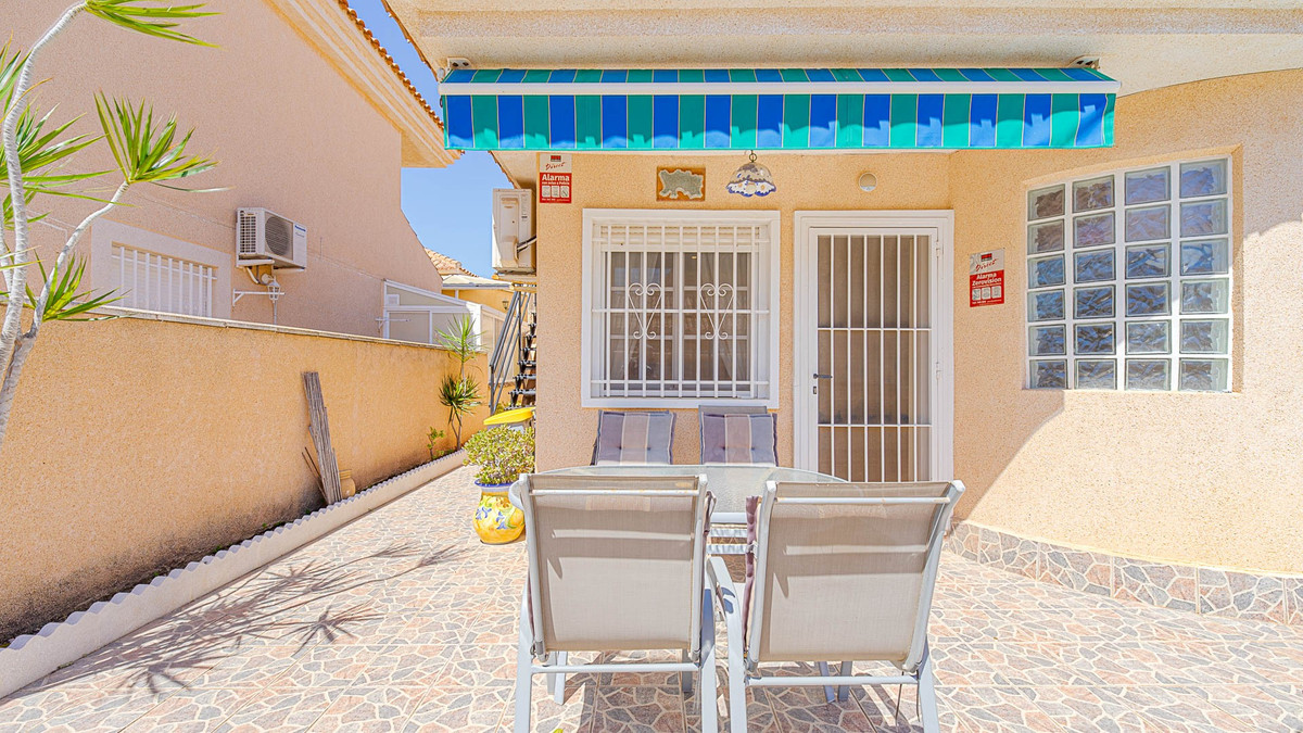 ShowFeedImage House – Detached Villa in Orihuela