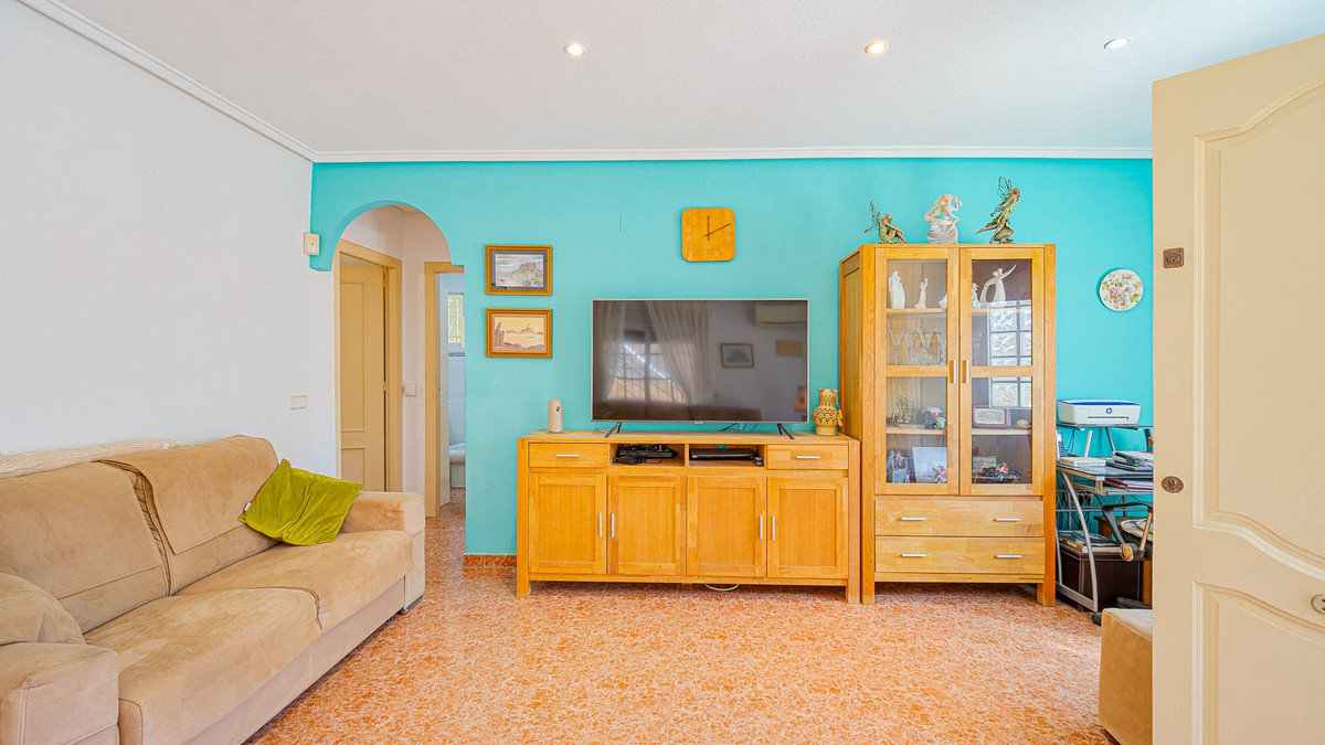 ShowFeedImage House – Detached Villa in Orihuela