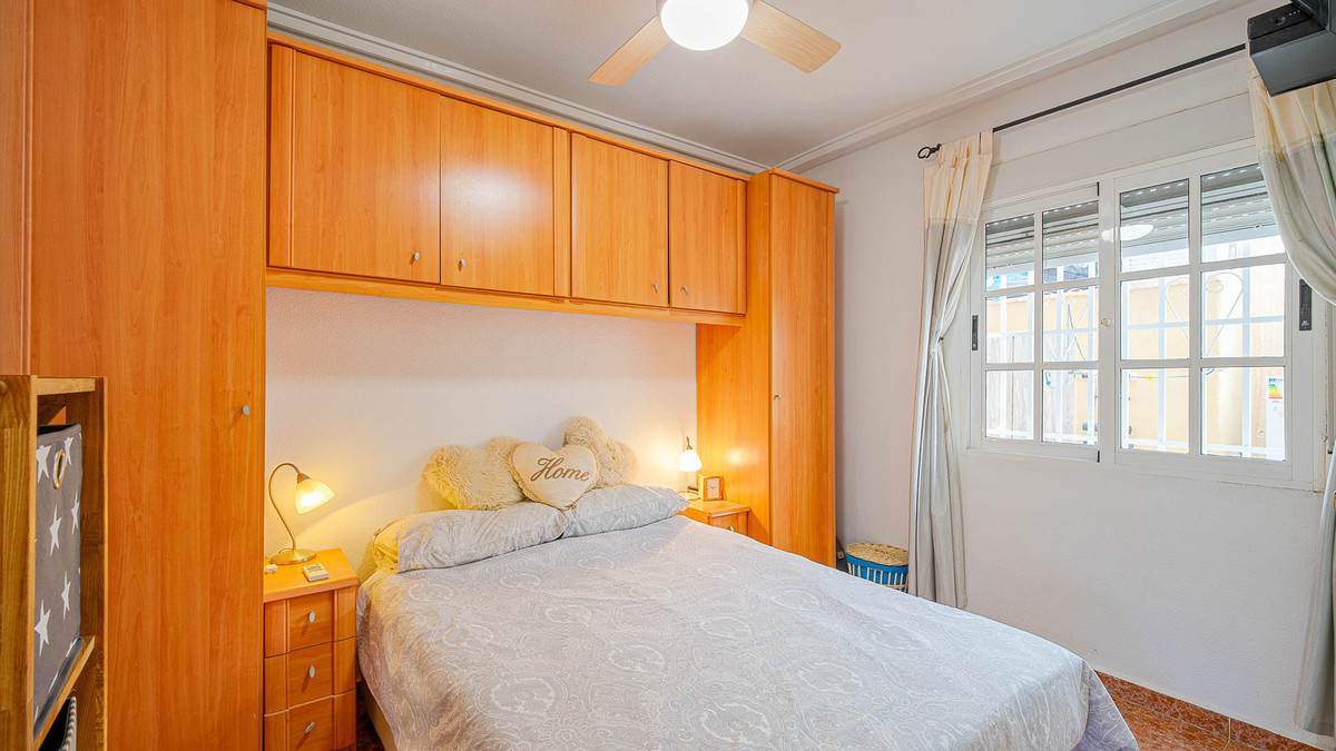 ShowFeedImage House – Detached Villa in Orihuela