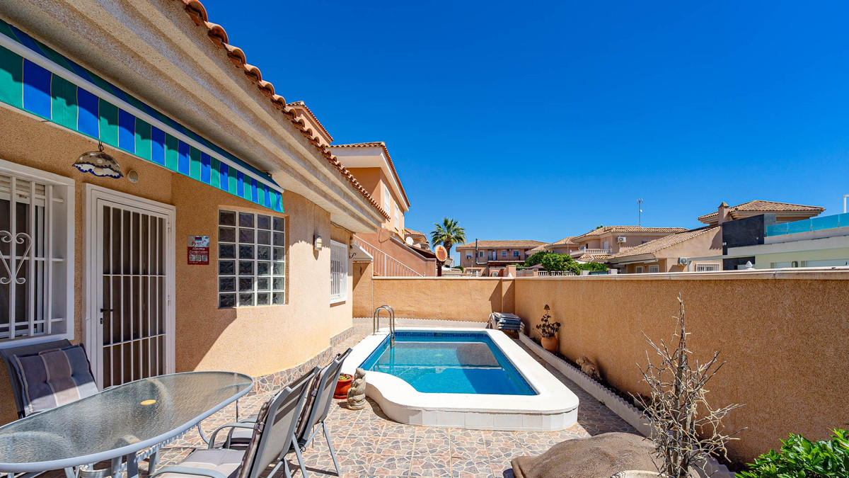 ShowFeedImage House – Detached Villa in Orihuela