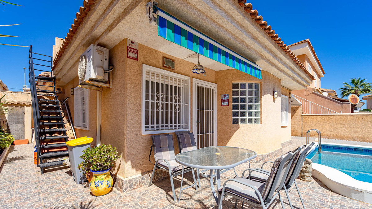 ShowFeedImage House – Detached Villa in Orihuela