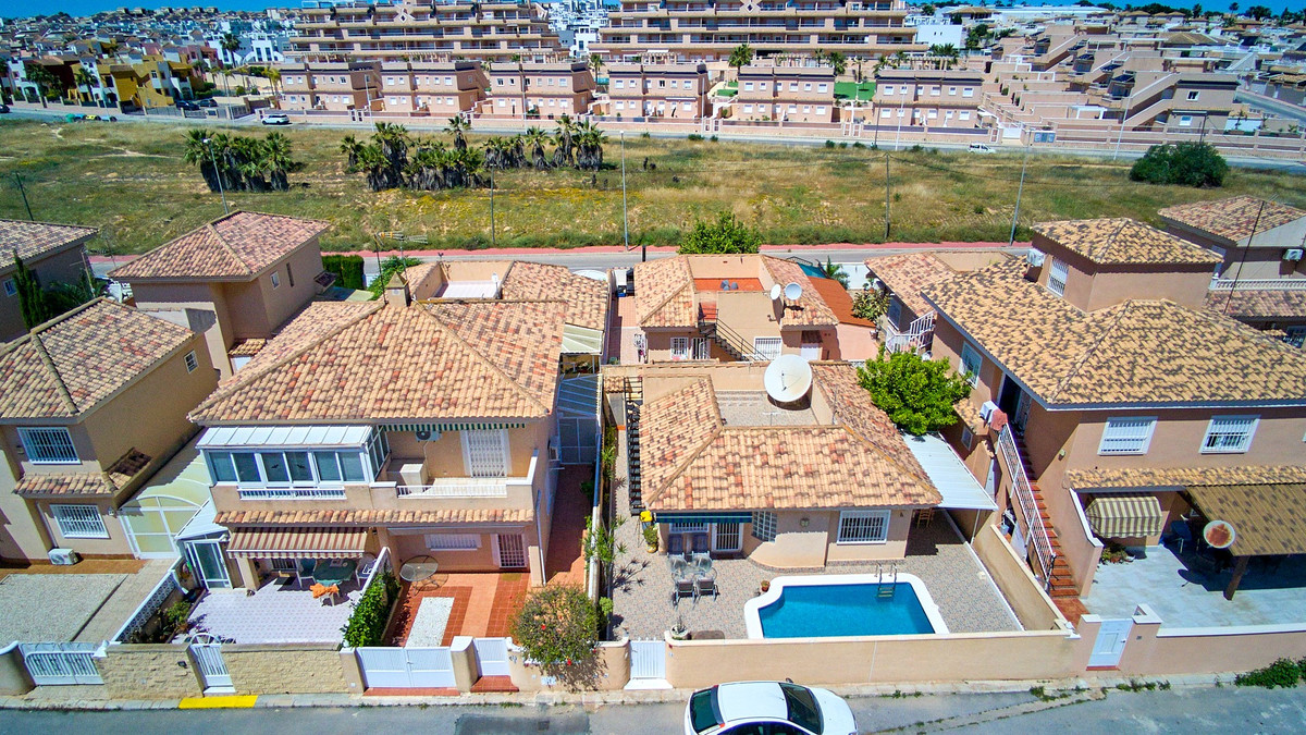 ShowFeedImage House – Detached Villa in Orihuela