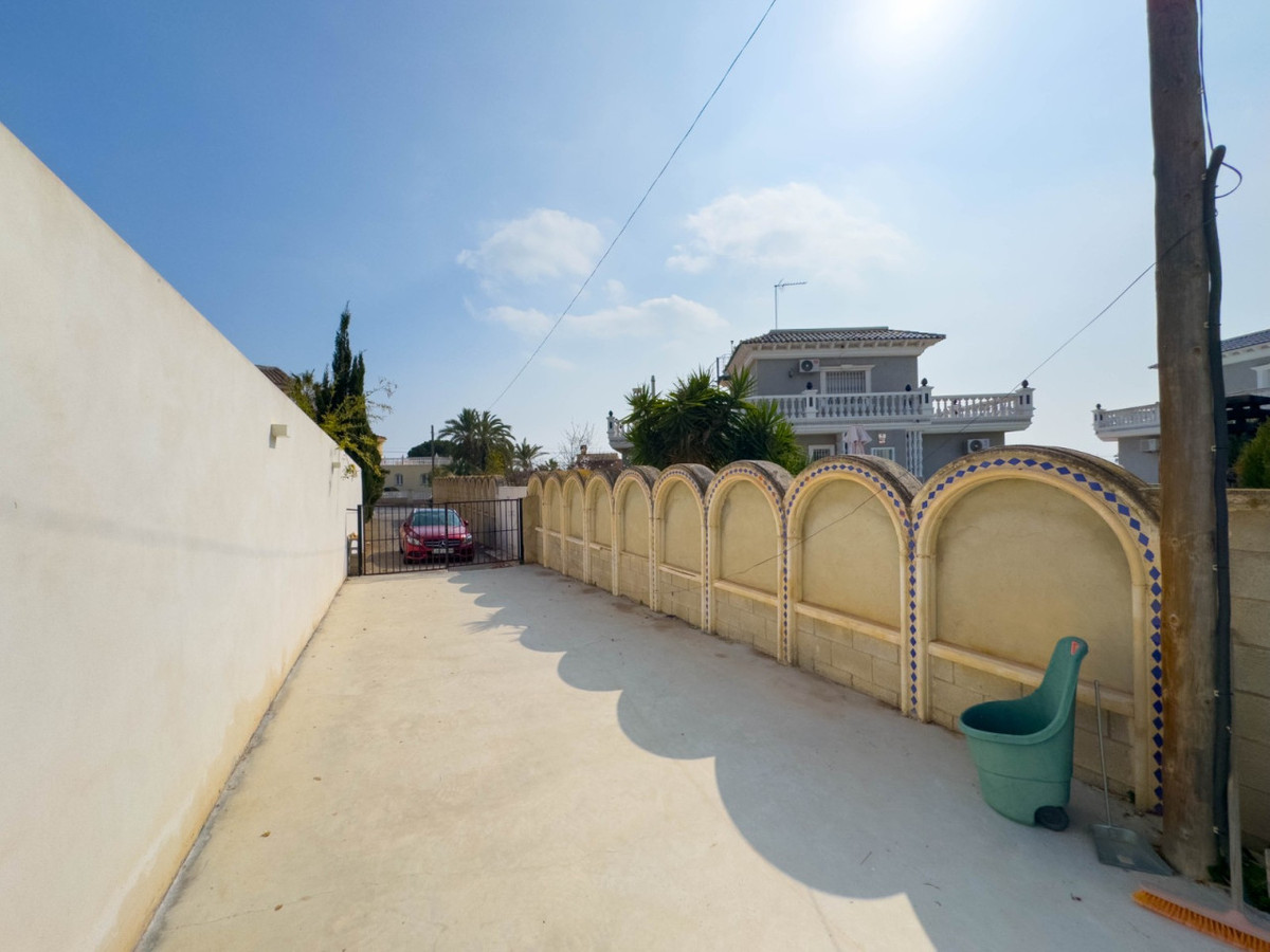 House – Detached Villa in Rojales