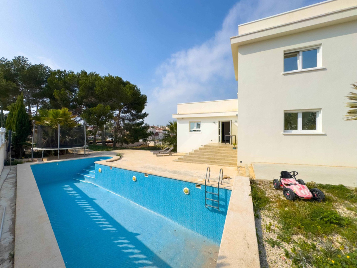 House – Detached Villa in Rojales