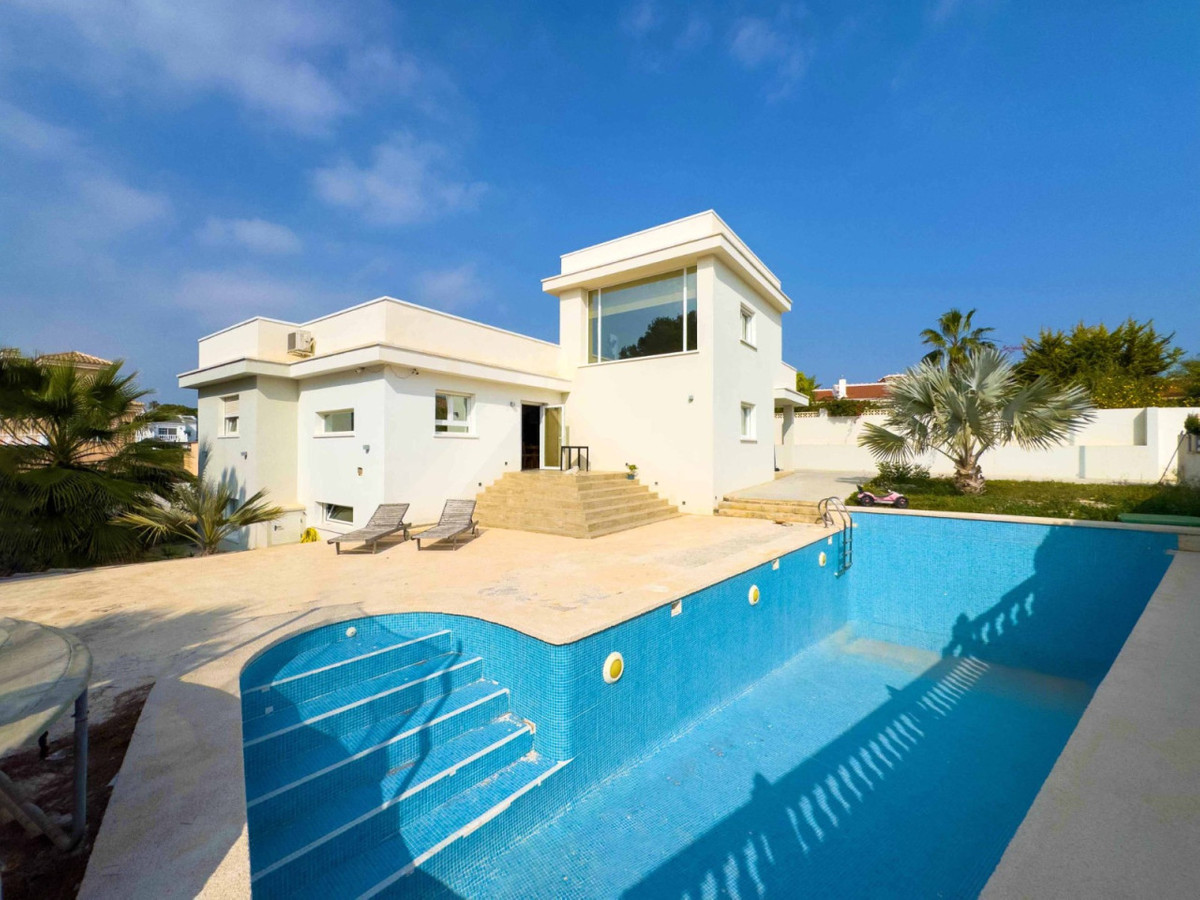 House – Detached Villa in Rojales