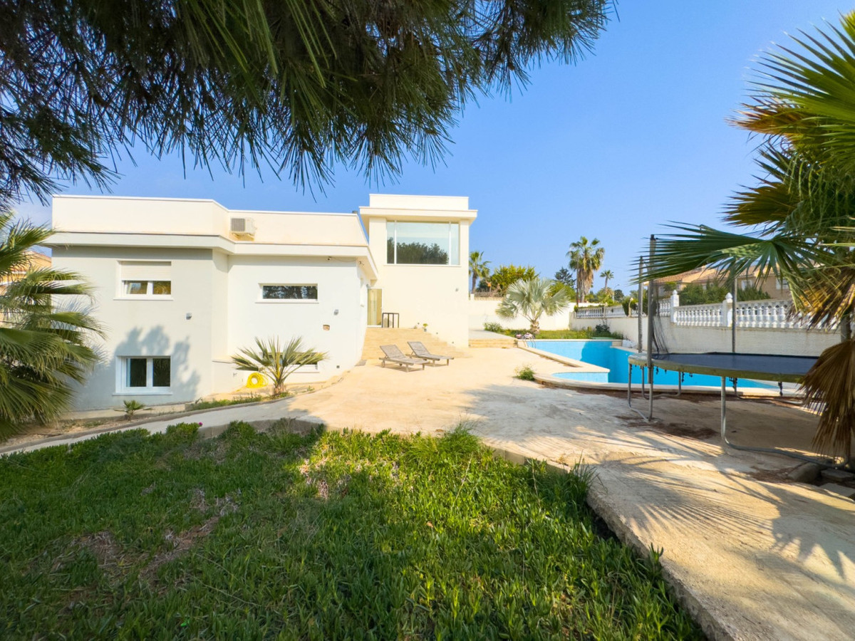 House – Detached Villa in Rojales