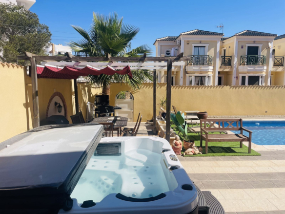 House – Detached Villa in Orihuela