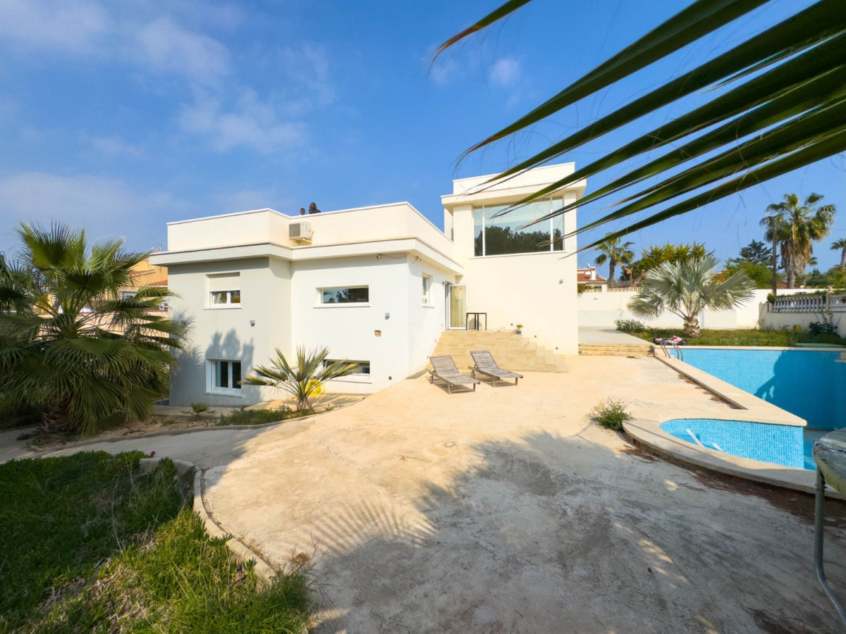 House – Detached Villa in Rojales