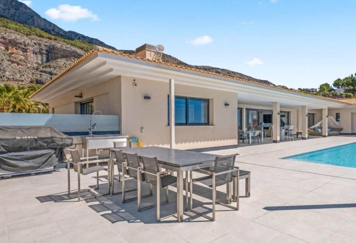 ShowFeedImage House – Bungalow in Altea